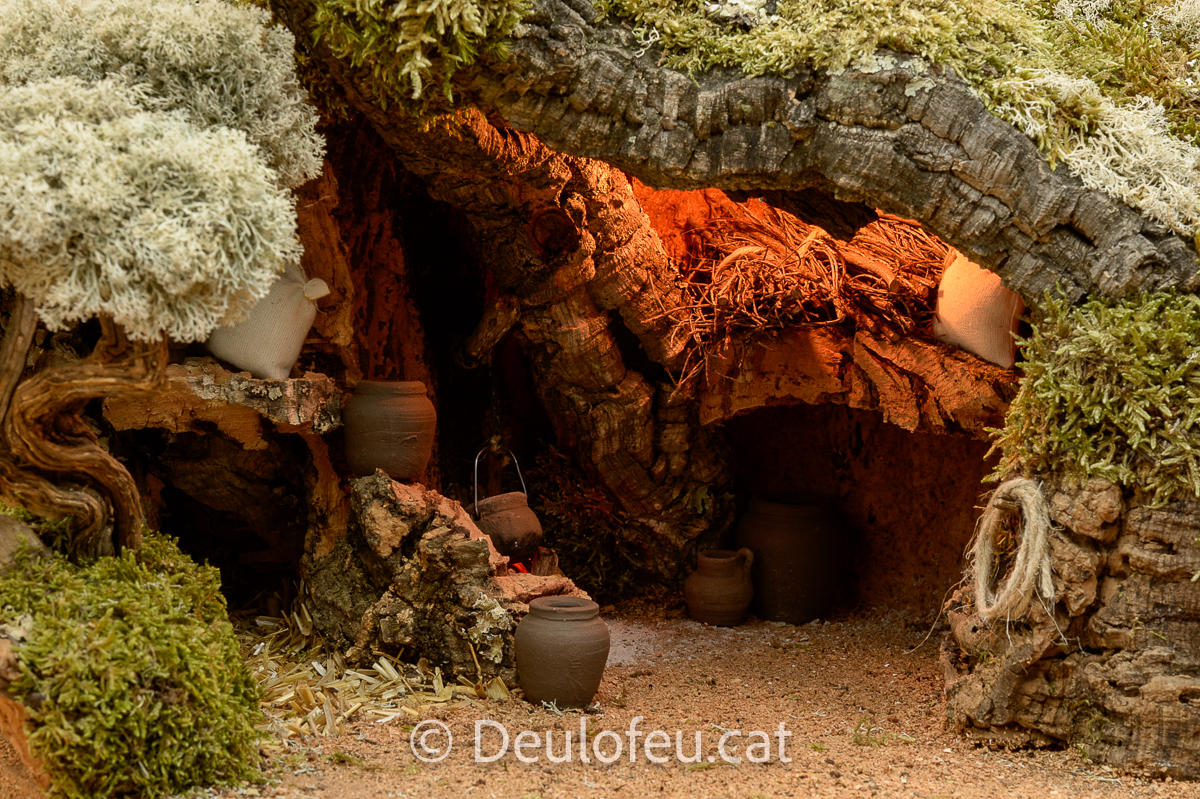 Cova per a figures de col·leccions de 12 cm | 38x30-OE-003