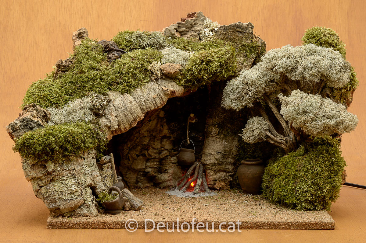 Anunciata per a figures de col·leccions de 14-15-17 cm | AN-38x30-A+S-002