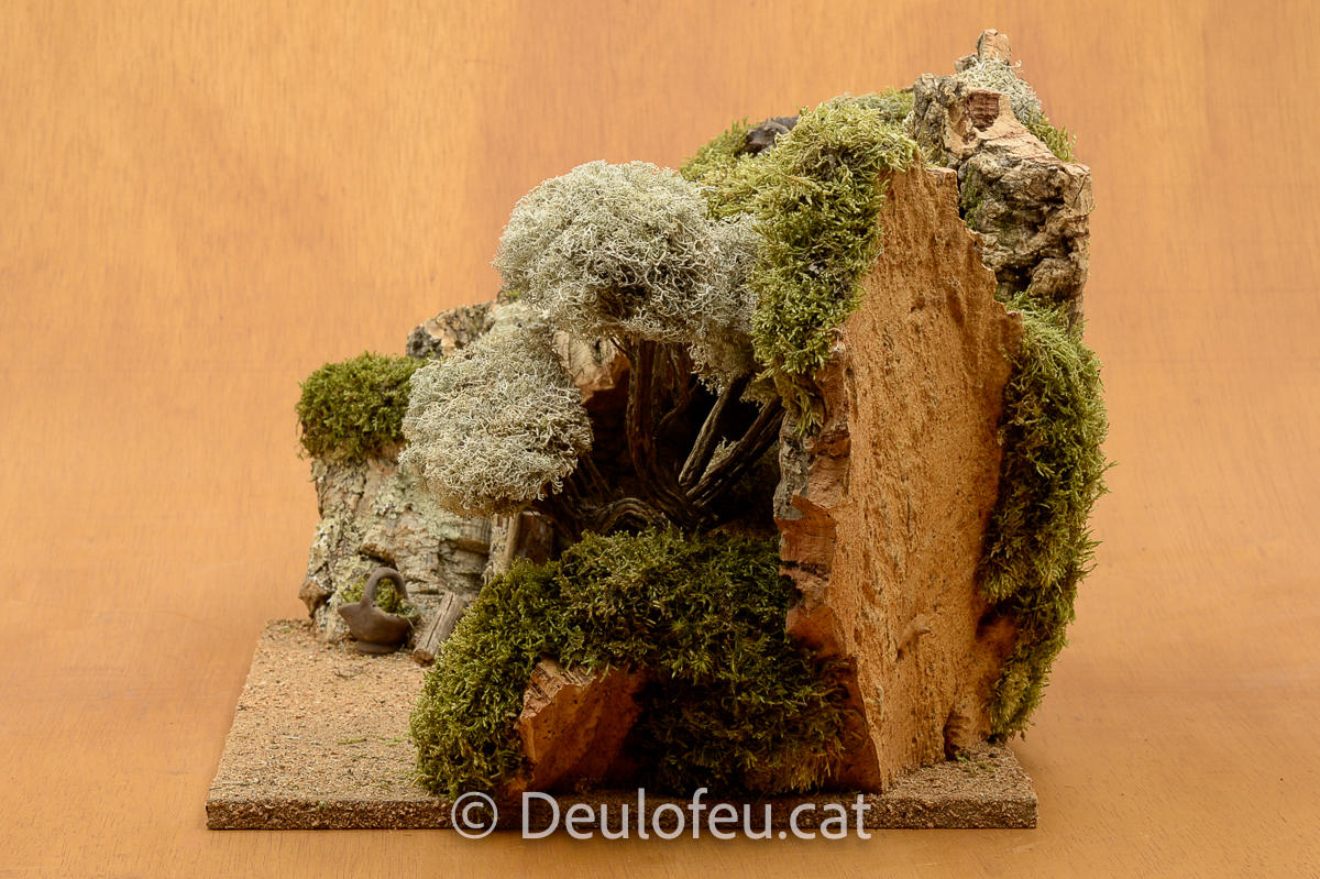 Anunciata per a figures de col·leccions de 14-15-17 cm | AN-38x30-A+S-002