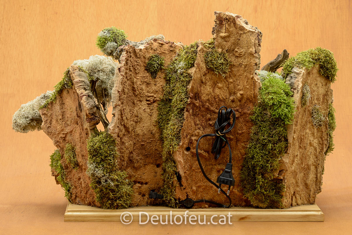 Fusta per a figures de 20cm | FUSTA-49x38-001