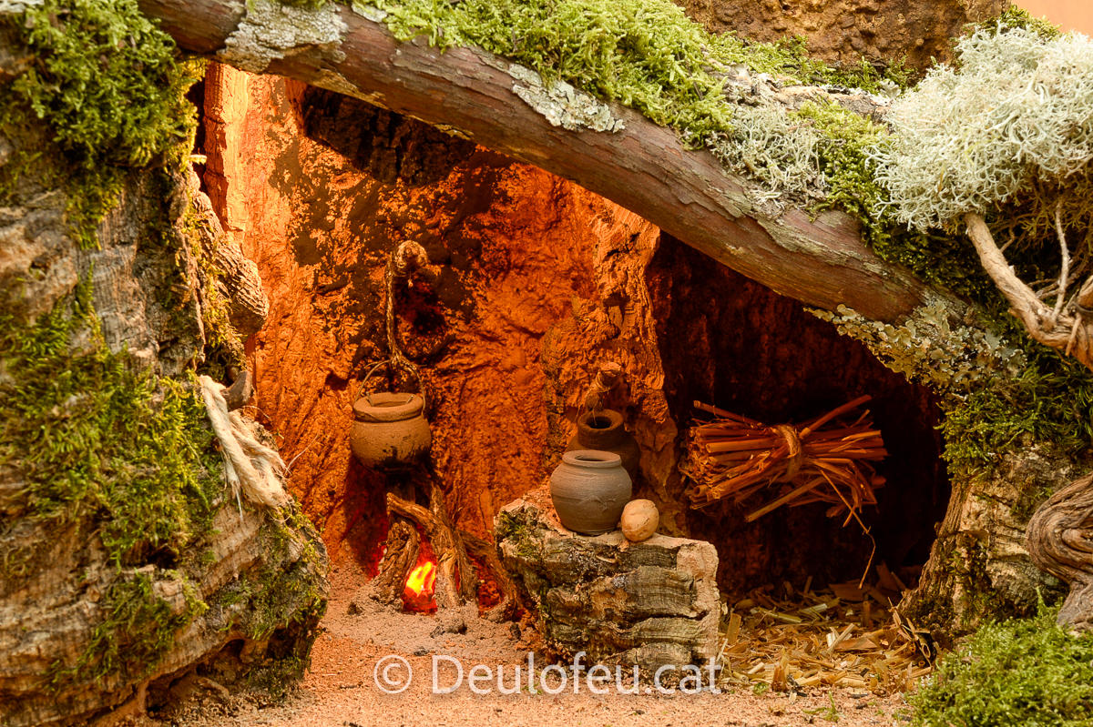 Cova per a figures de col·leccions de 10-12 cm | 32x24-CD-002