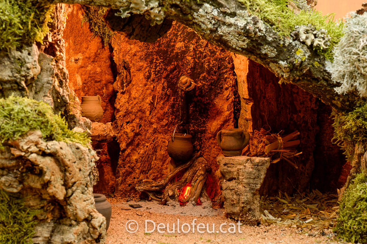 Cova per a figures de col·leccions de 10-12 cm | 32x24-MD-002