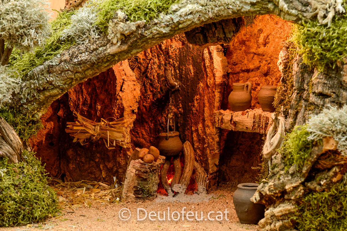 Cova per a figures de col·leccions de 10-12 cm | 32x24-ME-002