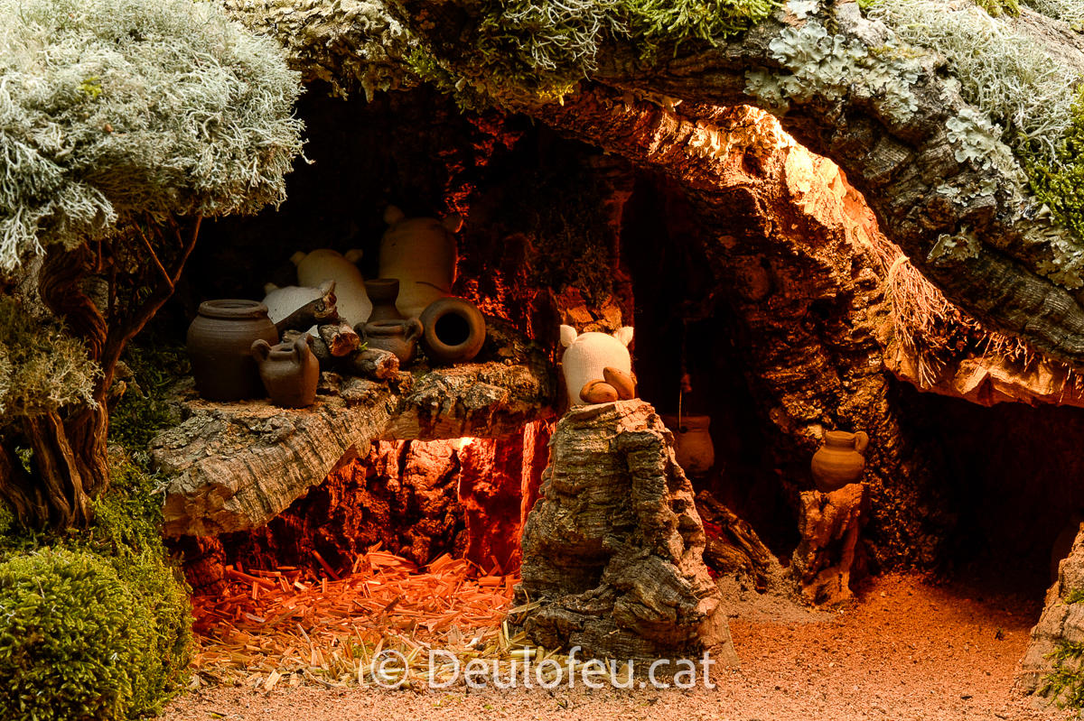 Cova per a figures de col·leccions de 17 cm | 53x35-OE-002