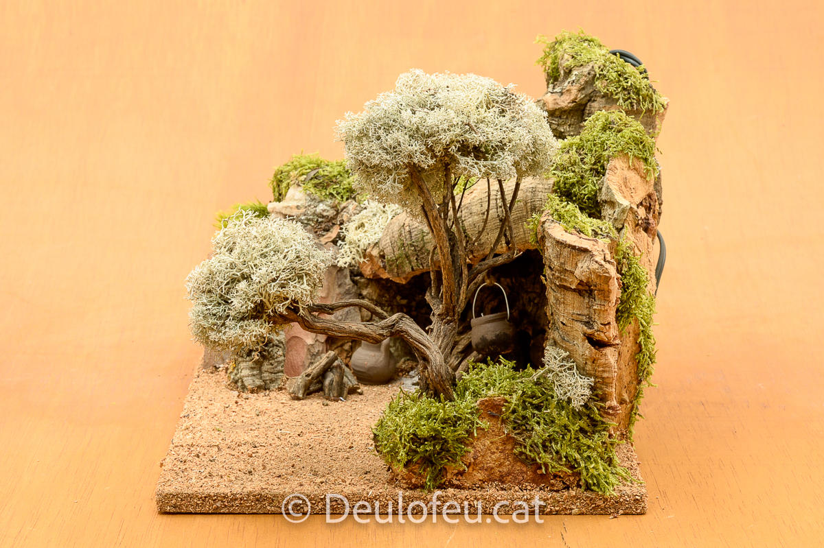 Anunciata per a figures de col·leccions de 8 cm | AN-25x20-A+S-002