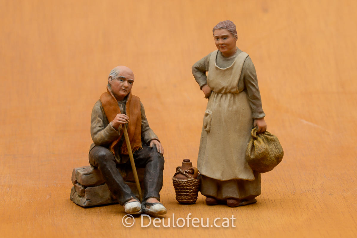 Avi assegut i avia amb farcell de 12 cm | Ref. 2008-2009