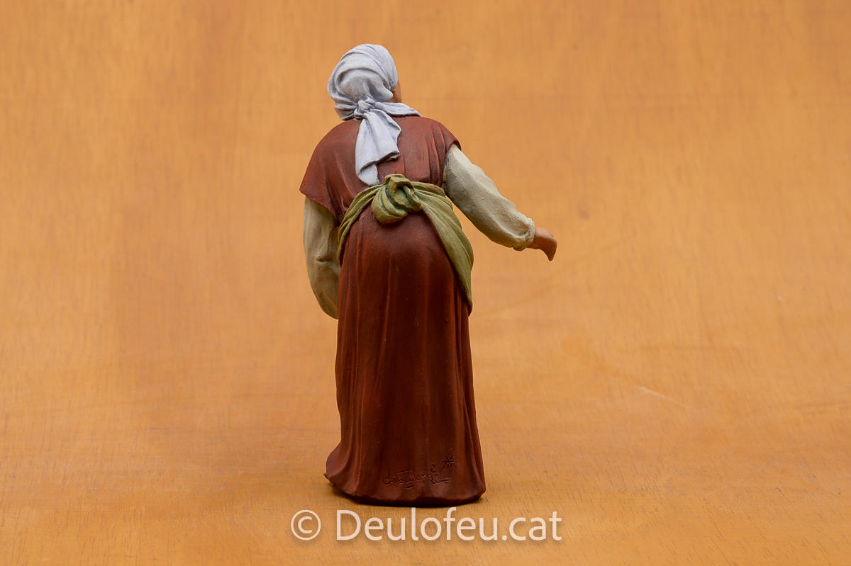 Dona amb galleda de 20 cm | Ref. 582