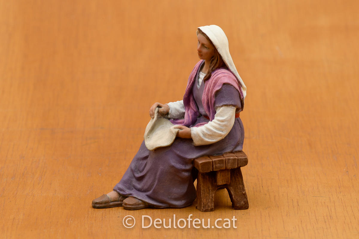 Maria asseguda, plegant roba 12cm | Ref. 2414