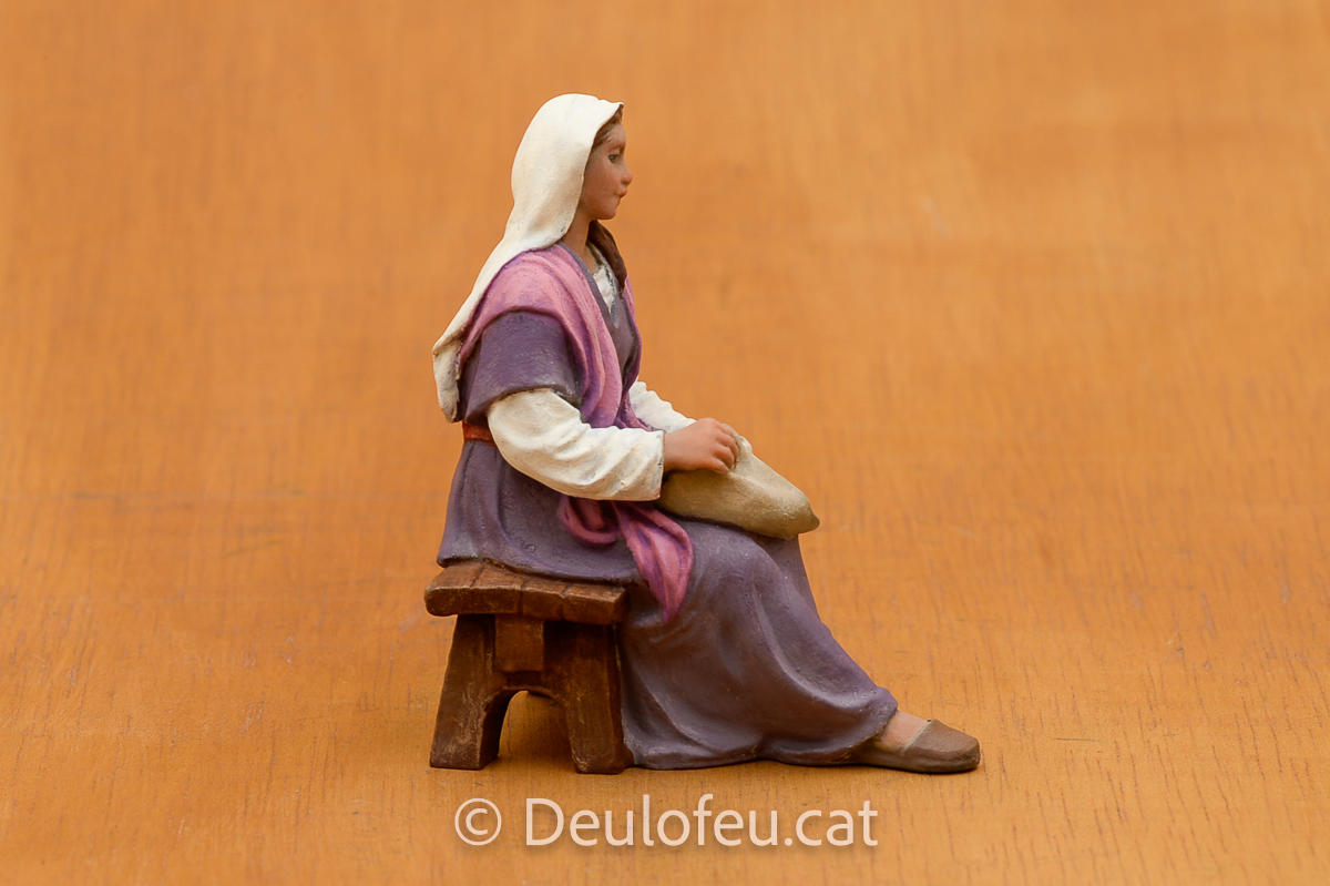 Maria asseguda, plegant roba 12cm | Ref. 2414