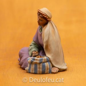 Dona amb sac de nous 20cm | Ref. 601, vista 2